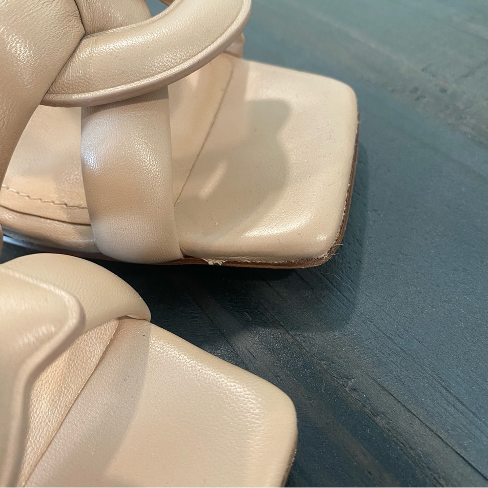 Coach Kellie Sandal; Color Nude/Beechwood; Size 9.5; Never Worn - Picture 10 of 12